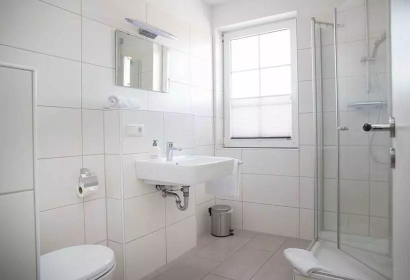 ペンション Wattlodge