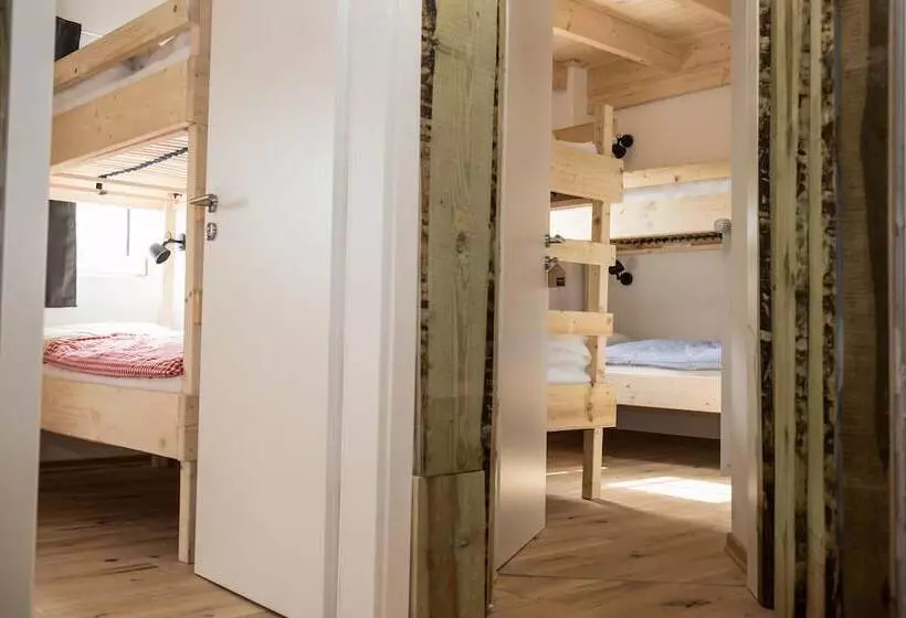 ペンション Wattlodge