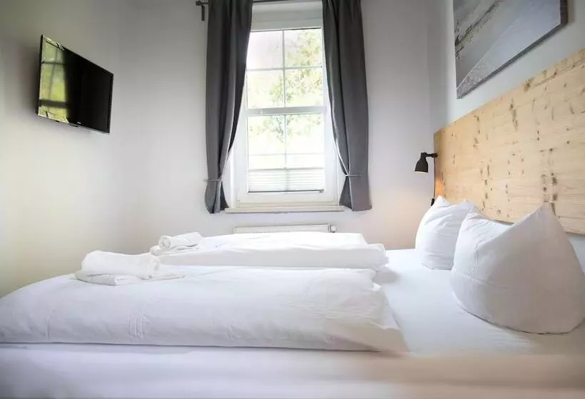 ペンション Wattlodge