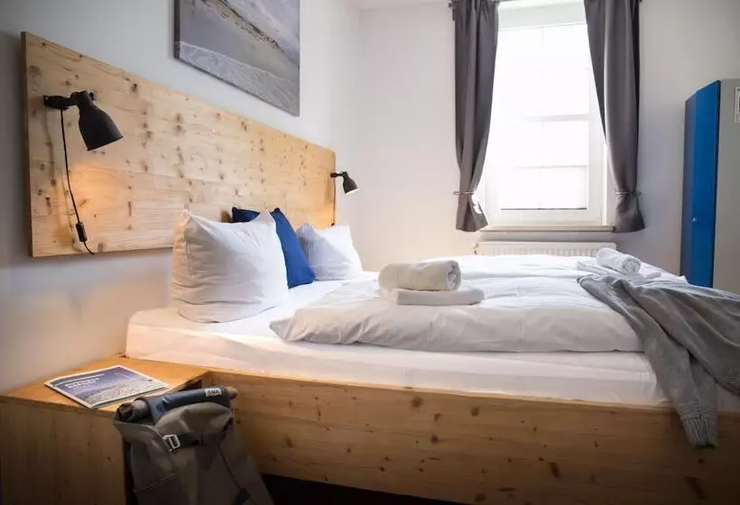 ペンション Wattlodge