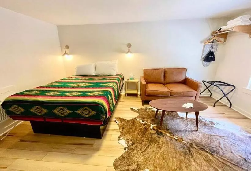 Frederick Motel