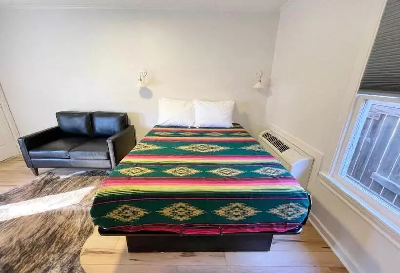 Frederick Motel
