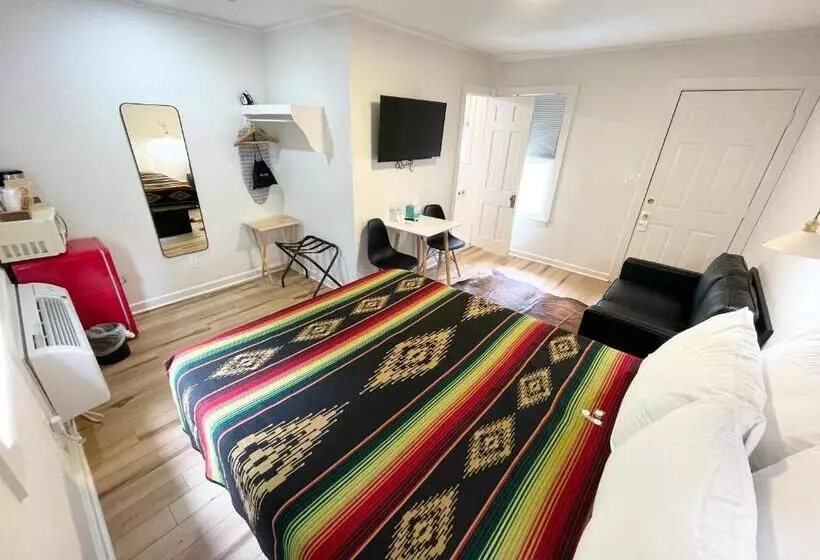 Frederick Motel