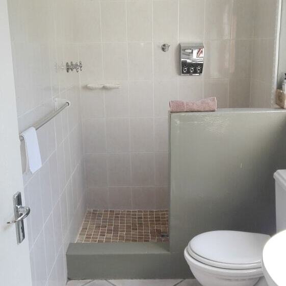 פנסיון Telestai Guest House