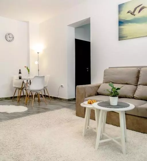 Conceptht Regim Hotelier