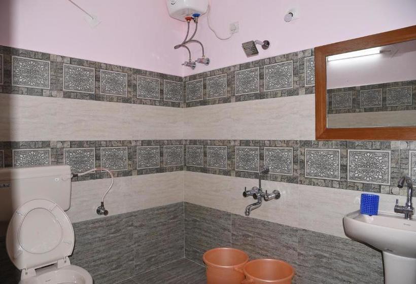 پانسیون Anjani Mansion