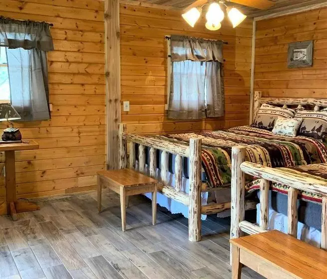 ユースホステル Yellowstone Cutthroat Guest Ranch