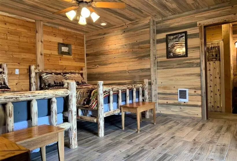ユースホステル Yellowstone Cutthroat Guest Ranch