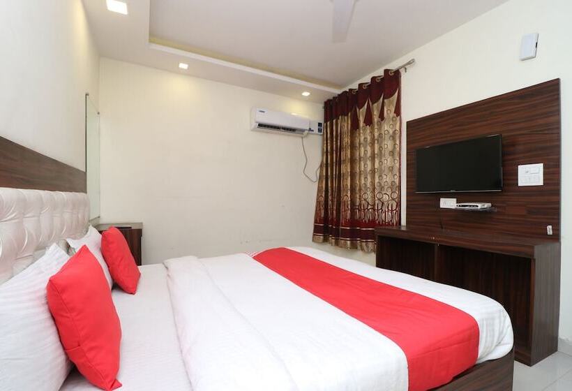 Отель The Golden Heart