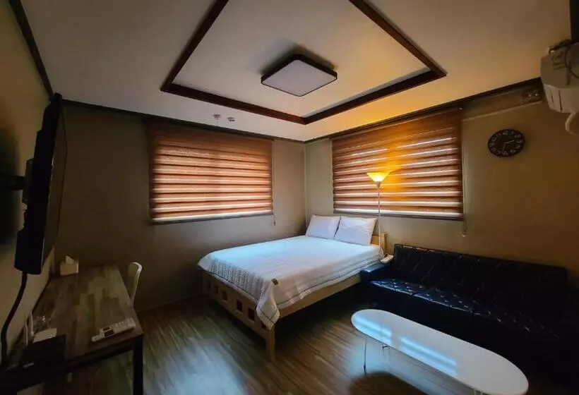 پانسیون Treehouseunseo Guesthouse
