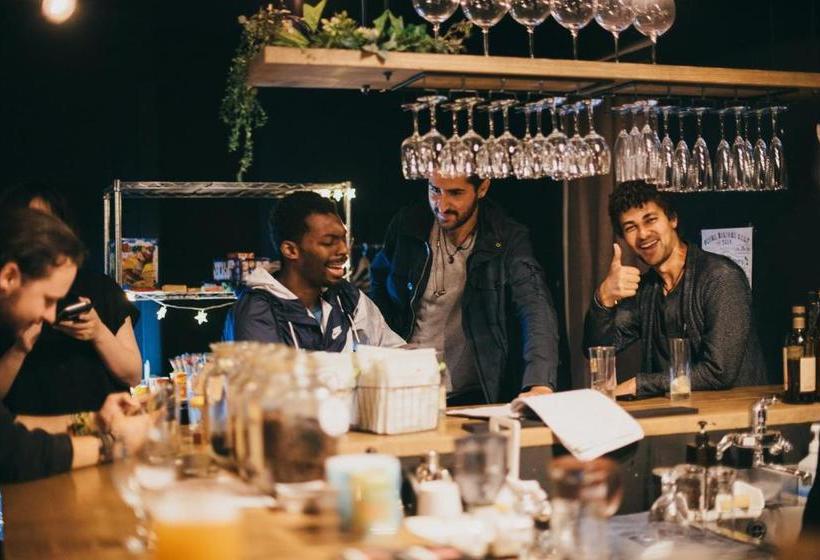 ペンション Tune Hakodate Hostel & Musicbal