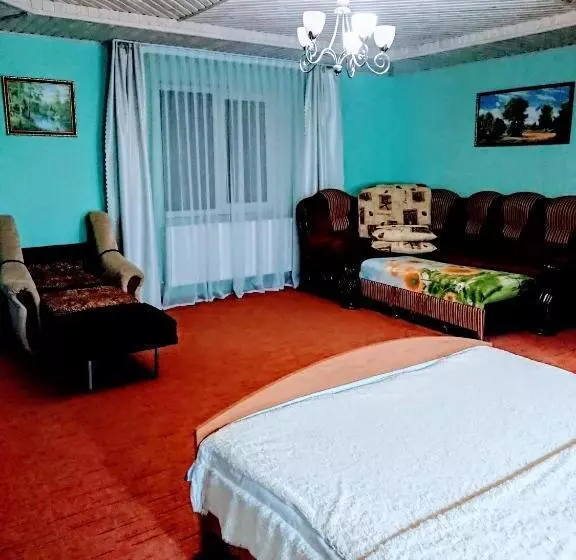 ペンション Hollywood