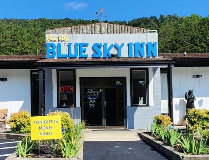 مُتل Blue Sky Inn Veteran Owned, New Breakfast Area, Rennovated Rooms, 5 Plus Acres For You And Your Pet