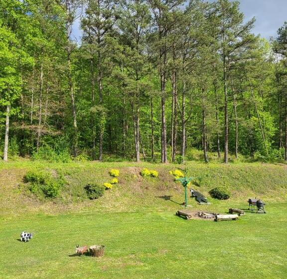 مُتل Blue Sky Inn Veteran Owned, New Breakfast Area, Rennovated Rooms, 5 Plus Acres For You And Your Pet