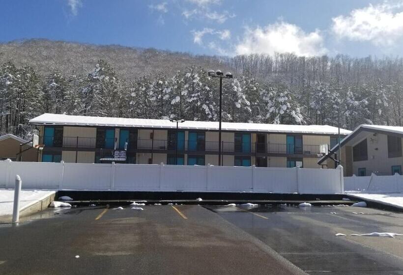 مُتل Blue Sky Inn Veteran Owned, New Breakfast Area, Rennovated Rooms, 5 Plus Acres For You And Your Pet