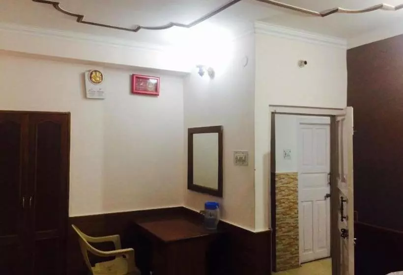 ペンション Mehdudia Guest House