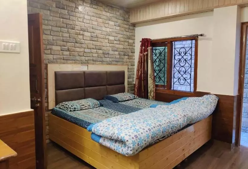 ペンション Mehdudia Guest House