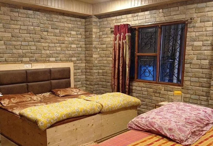 ペンション Mehdudia Guest House