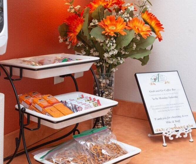 בית מלון כפרי The Acorn Suites