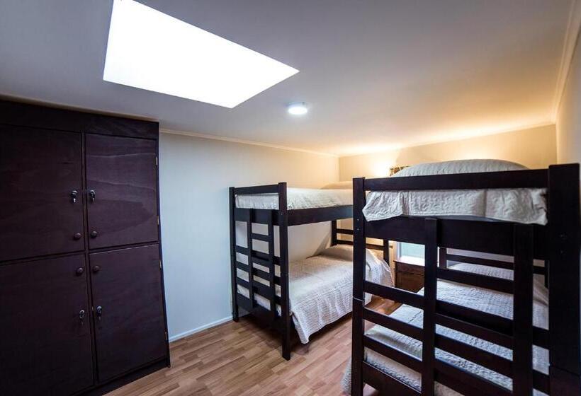 פנסיון Hostel Chaman