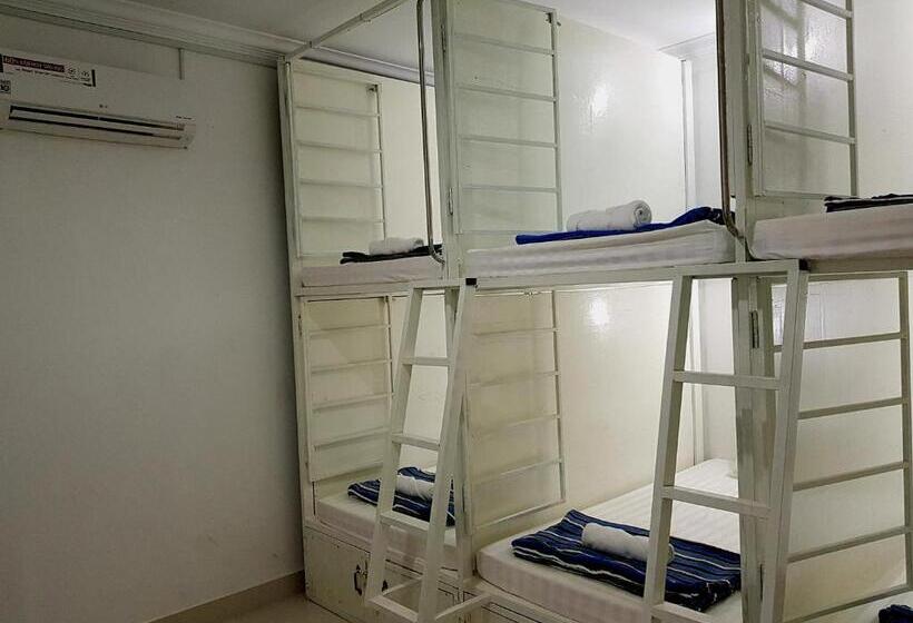 بنسيون Lucky Hostel