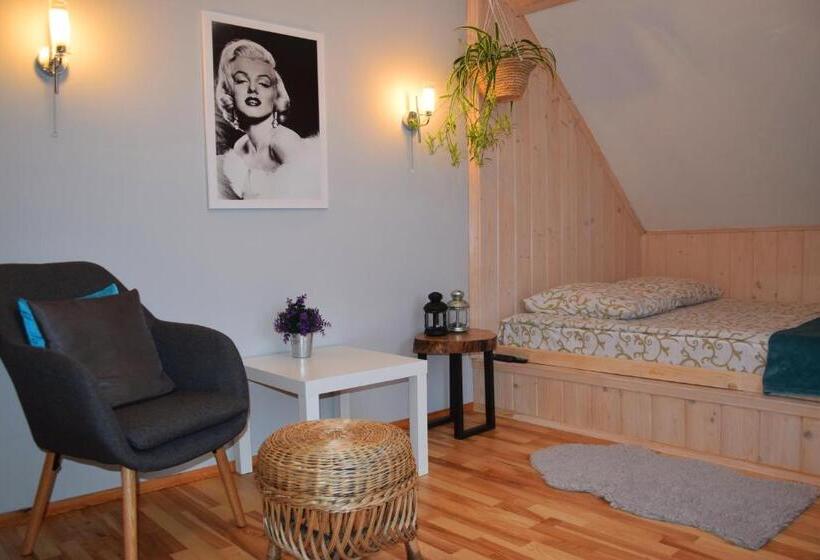 膳宿费 Sadyba Anastasia