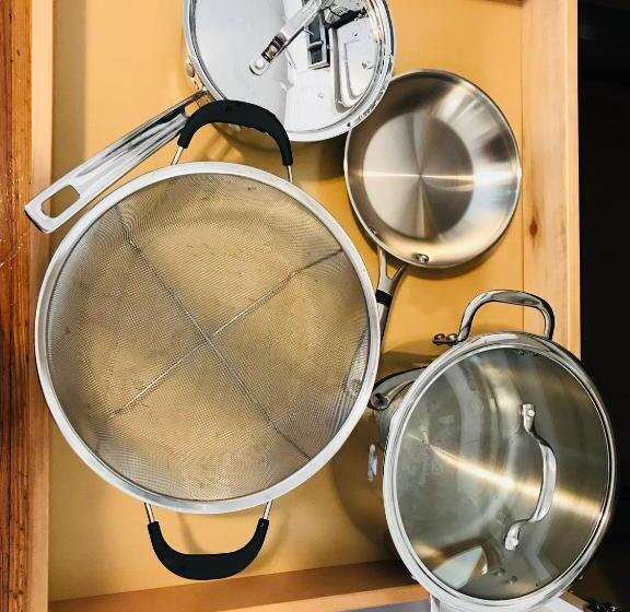 مبيت وإفطار Boston Lodge And Suites