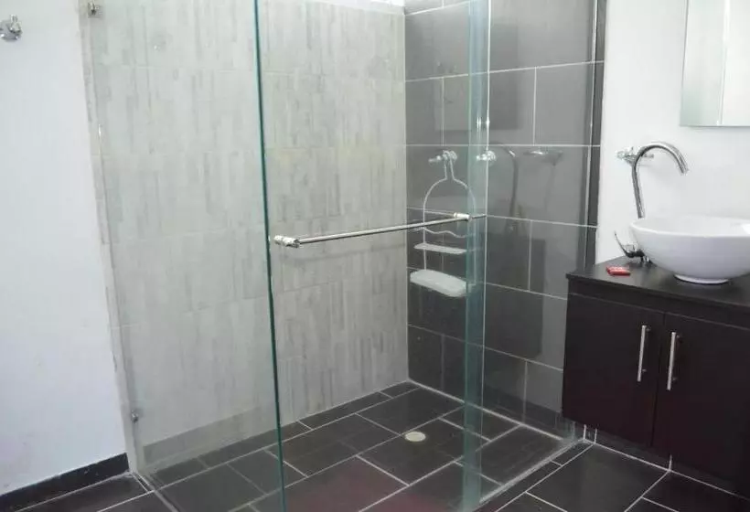 پانسیون Aptos Por Dias A 3 K Del Parque Del Café