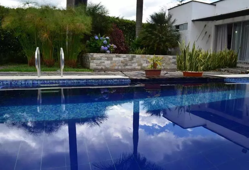 پانسیون Aptos Por Dias A 3 K Del Parque Del Café