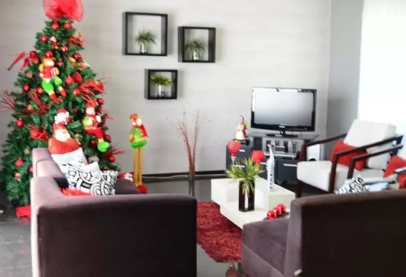 پانسیون Aptos Por Dias A 3 K Del Parque Del Café