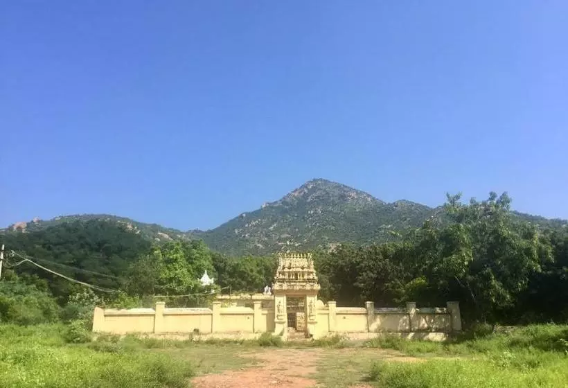 Majatalo Sathya Guest House