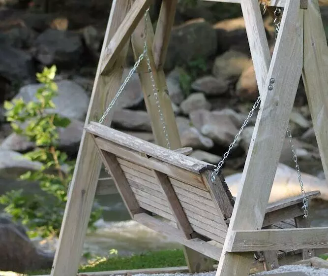 Hotelli The Evening Shade River Lodge And Cabins