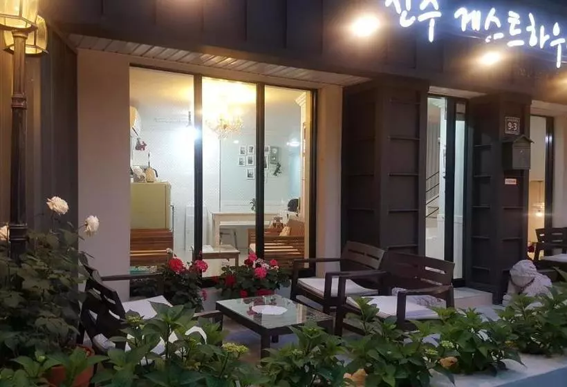 ペンション Guesthouse Jinju