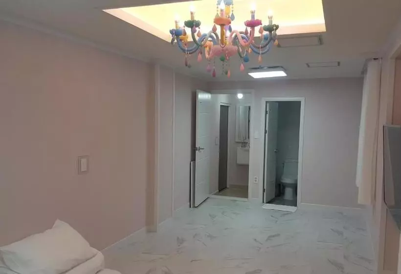 ペンション Guesthouse Jinju