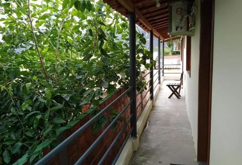 Majatalo Cafe Preto Pousada E Bistrô