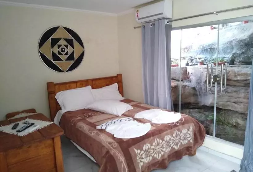 Majatalo Cafe Preto Pousada E Bistrô