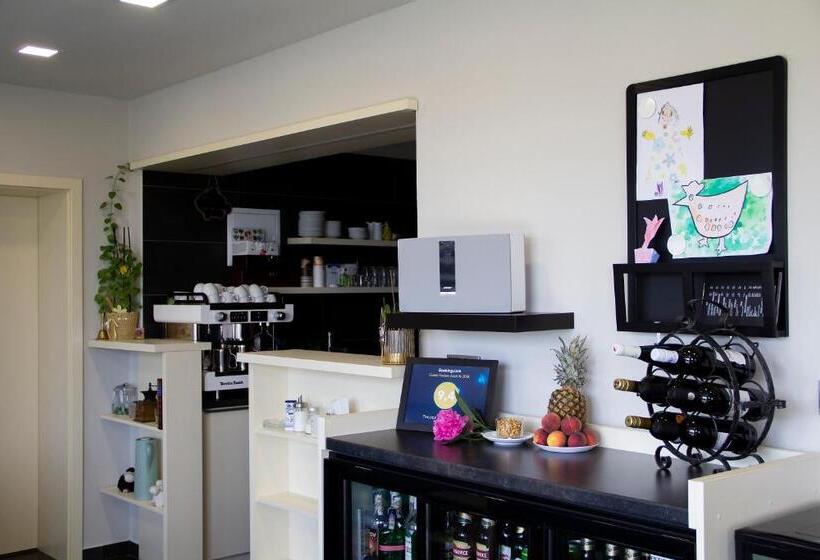 بنسيون Penzion Cafe Na Svahu