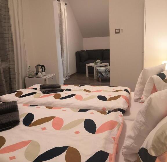 بنسيون Penzion Cafe Na Svahu