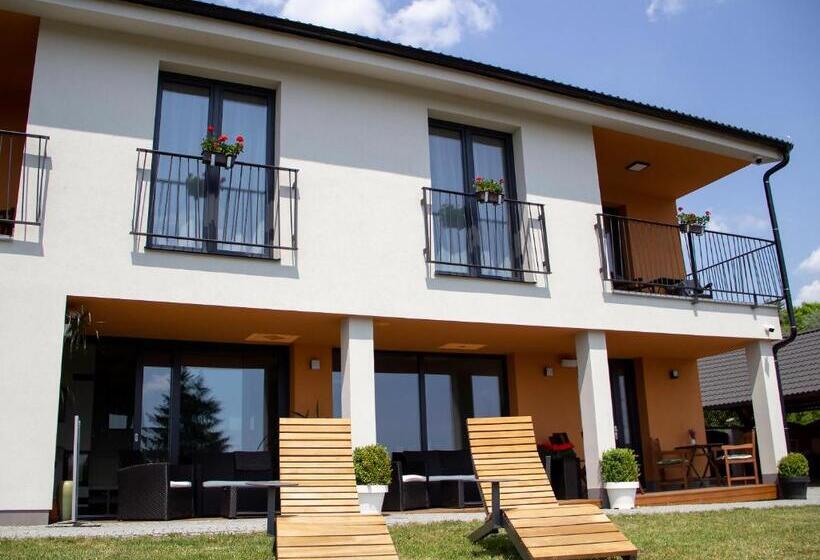 بنسيون Penzion Cafe Na Svahu