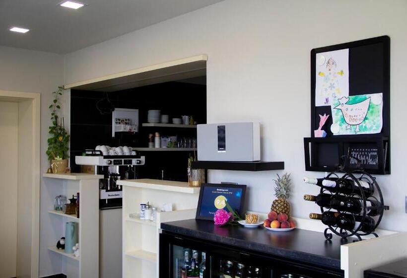 بنسيون Penzion Cafe Na Svahu