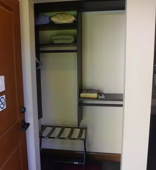 Retkeilymaja The Fields Of Eden Inn