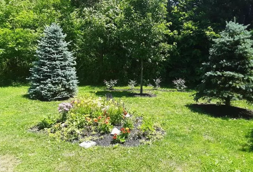 Retkeilymaja The Fields Of Eden Inn