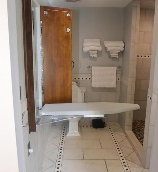 הוסטל The Fields Of Eden Inn