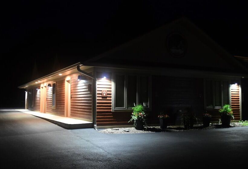 הוסטל The Fields Of Eden Inn