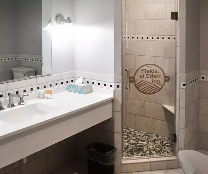 Retkeilymaja The Fields Of Eden Inn