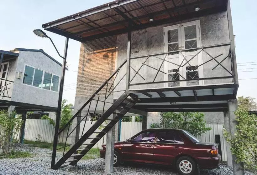پانسیون Patoey House