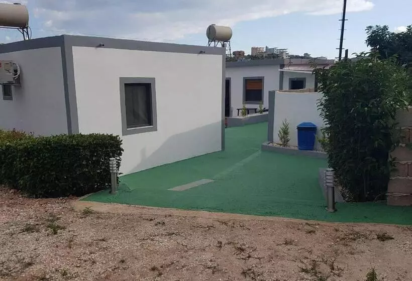 پانسیون Petrit Guesthouse