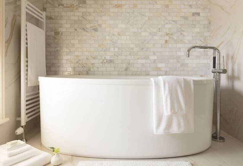 فندق صغير 33 Main