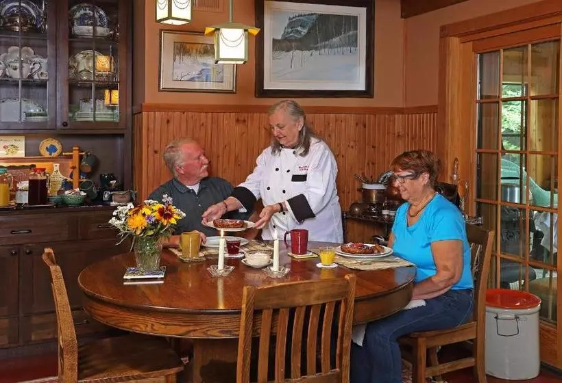 هاستل Poplar Creek Guesthouse