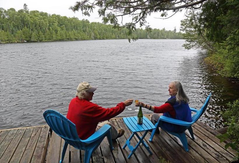 فندق صغير Poplar Creek Guesthouse